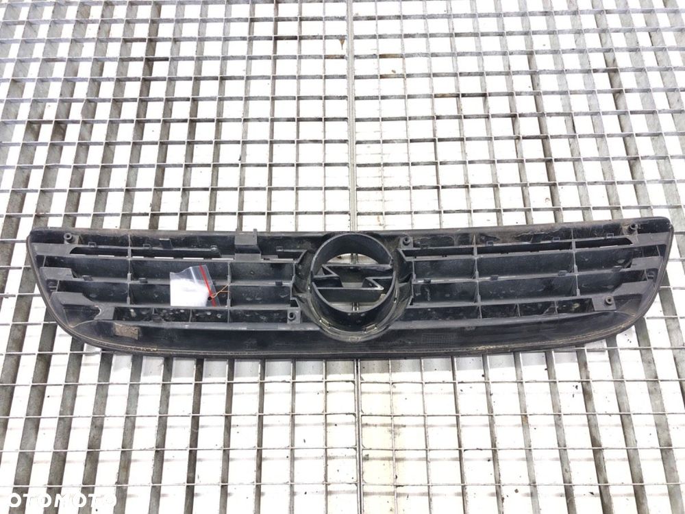 ATRAPA GRILL  OPEL ZAFIRA A nadwozie wielkoprzestrzenne (MPV) (T98) 1999 - 2005 2.0 DTI 16V (F75) 74 - 2