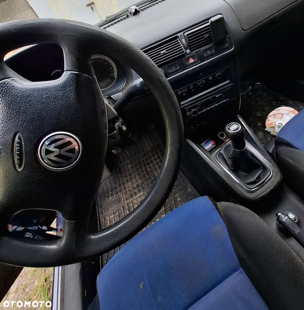 Volkswagen Golf - 8