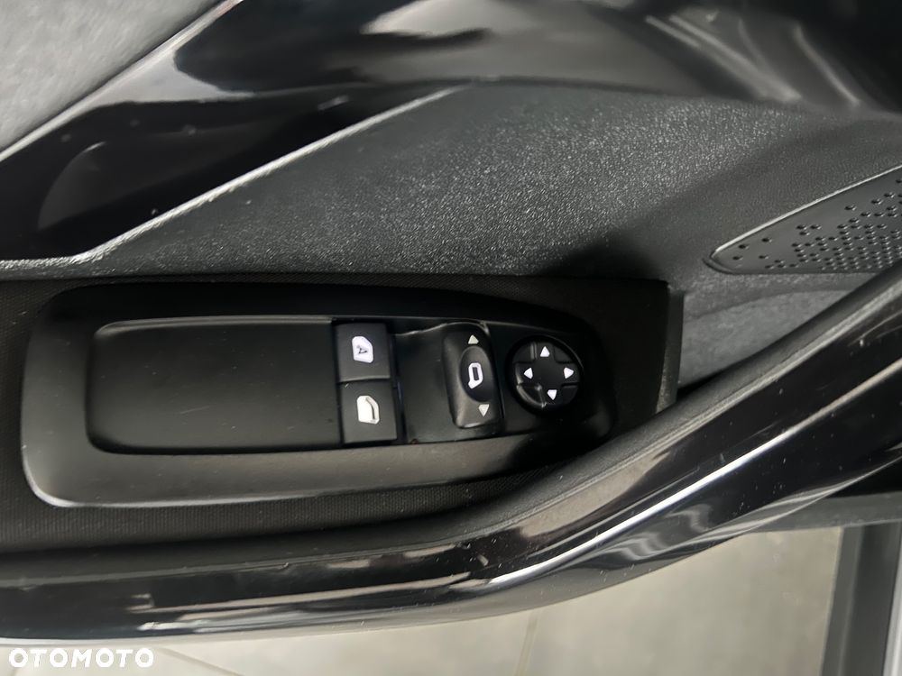 Peugeot 2008 PureTech 82 Allure - 16