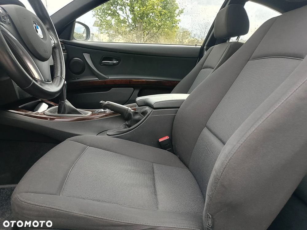 BMW Seria 3 330d xDrive Edition Exclusive - 15