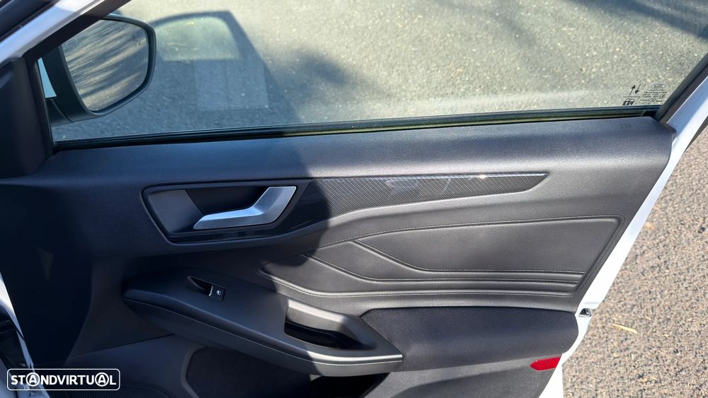 Ford Focus 1.0 EcoBoost MHEV ST-Line - 20