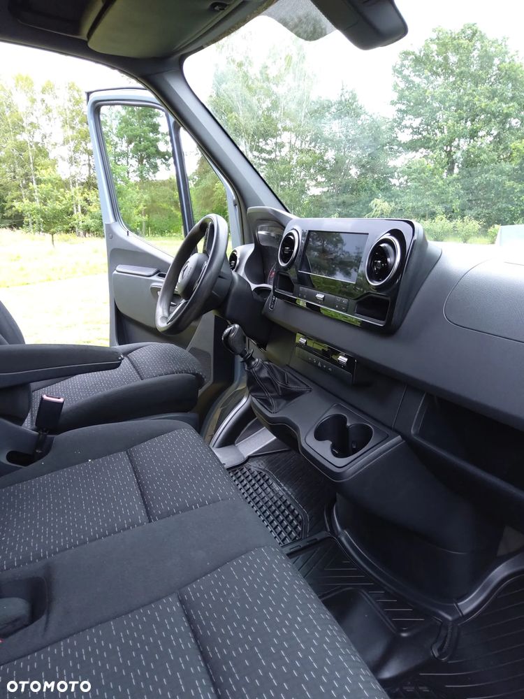 Mercedes-Benz Sprinter - 4
