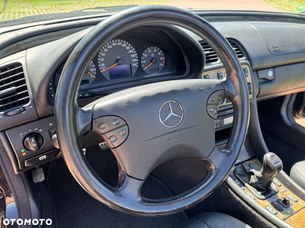Mercedes-Benz CLK - 23