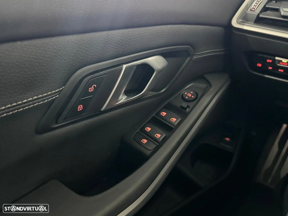 BMW 320 d Touring Pack M Auto - 27