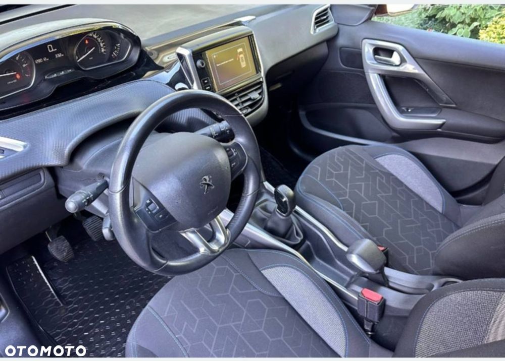 Peugeot 2008 1.2 Pure Tech Style - 9