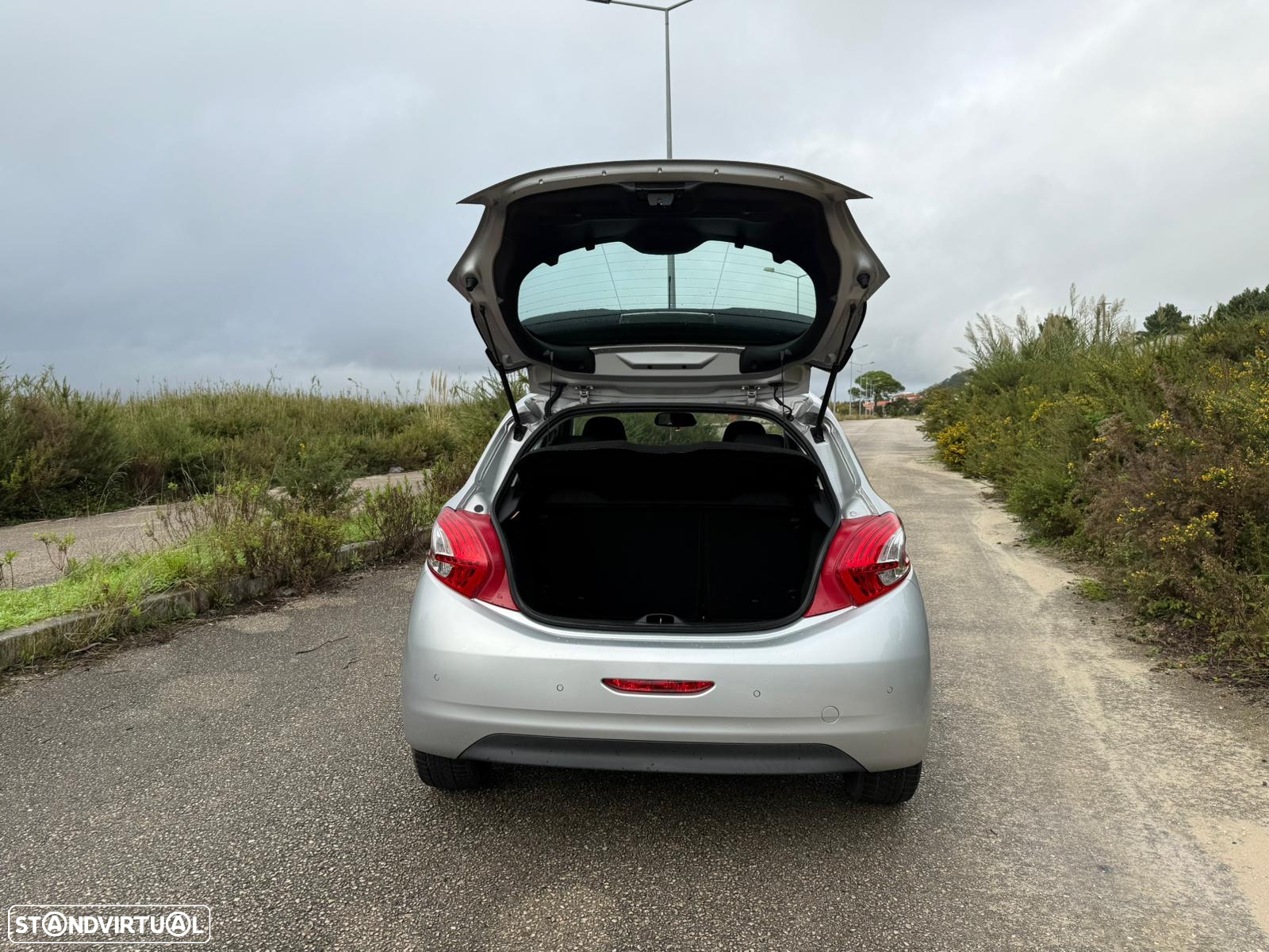 Peugeot 208 1.6 BlueHDi Style - 18
