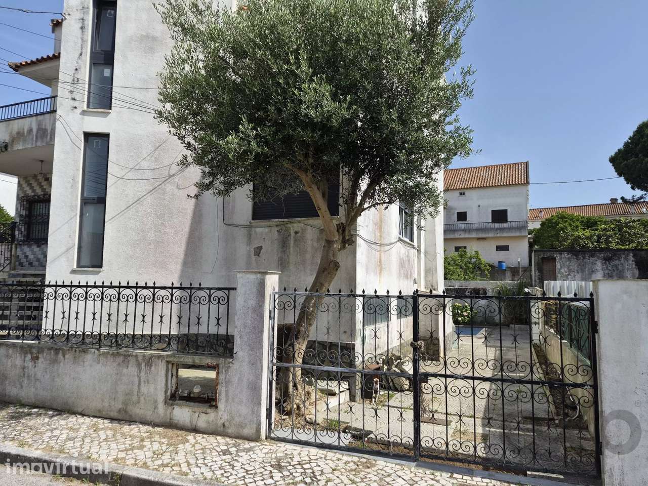 MORADIA T6 PARA RECUPERAR – VAL CAVALA, CHARNECA DA CAPARICA - Grande imagem: 2/22