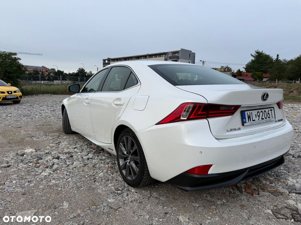 Lexus IS - 4