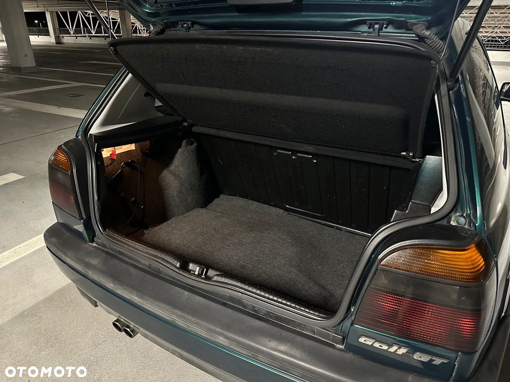 Volkswagen Golf - 11