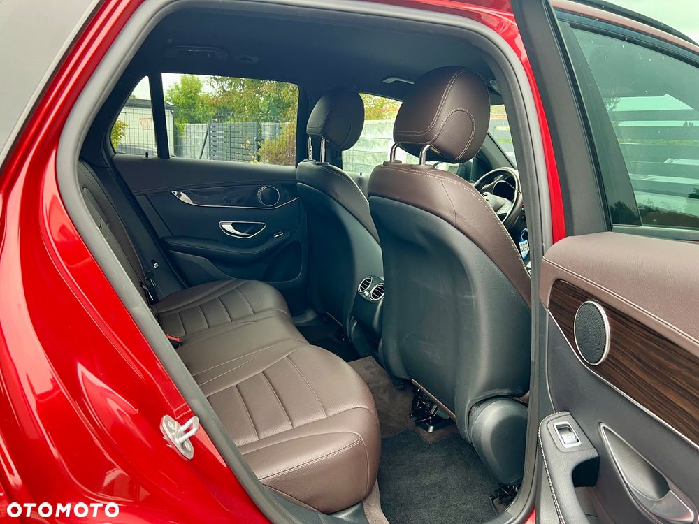 Mercedes-Benz GLC 250 4Matic 9G-TRONIC Exclusive - 8