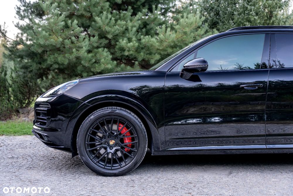 Porsche Cayenne GTS - 9