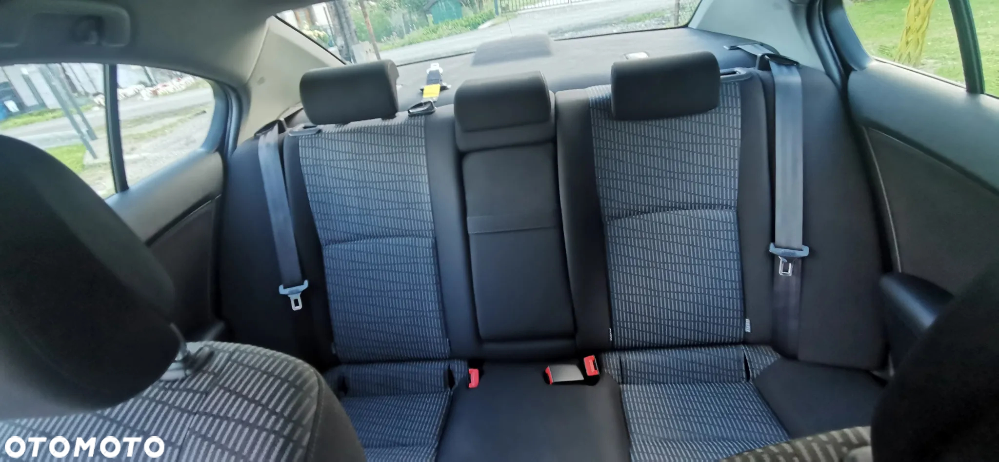 Toyota Avensis 2.0 D-4D 2010 - 9