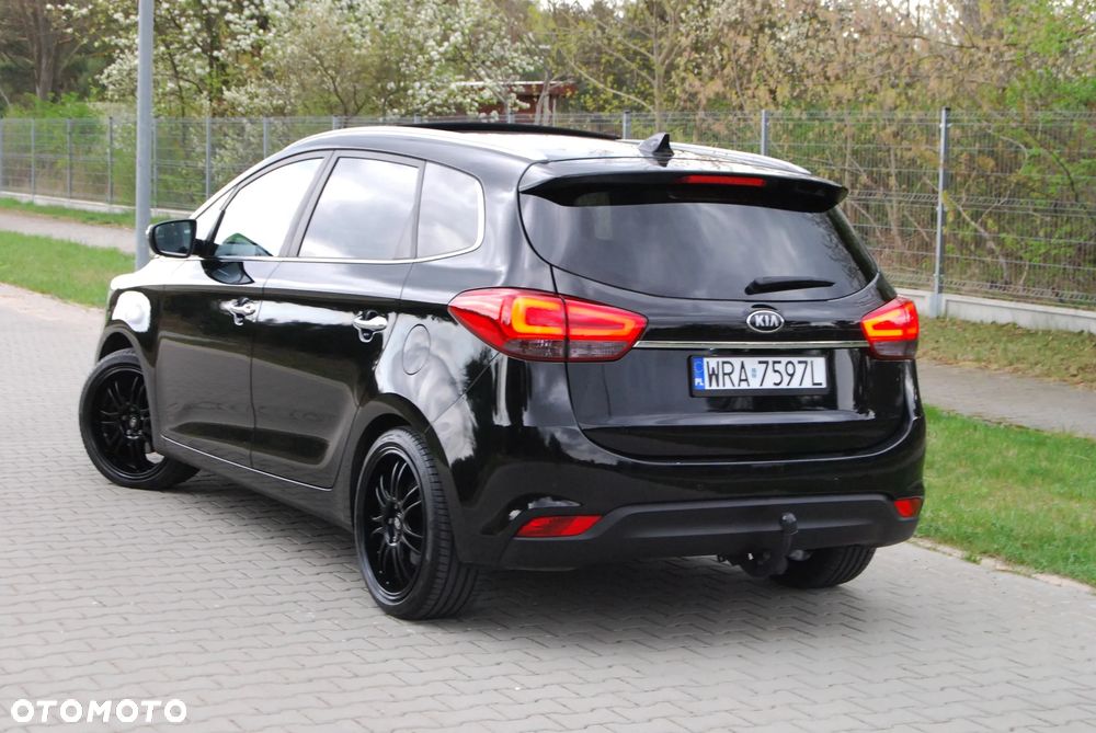 Kia Carens 1.7 CRDi 141 Dream Team Edition - 10