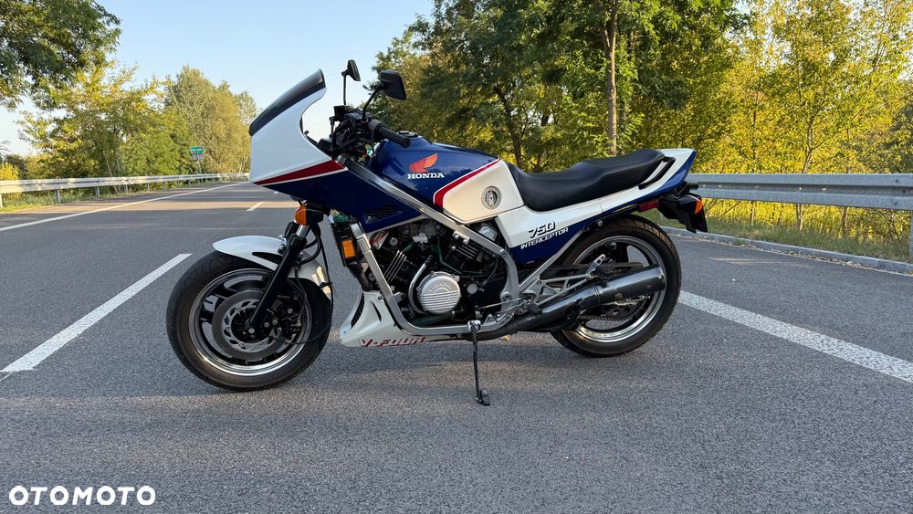 Honda VF - 8