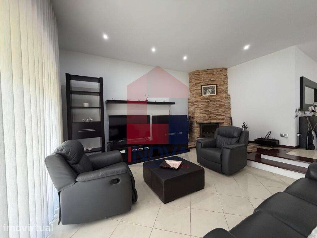 Moradia V3 com Piscina em Arcozelo, Vila Verde - Grande imagem: 5/60