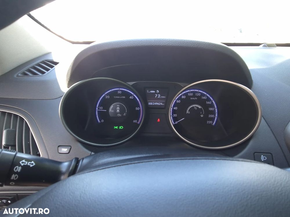 Hyundai ix35 - 12