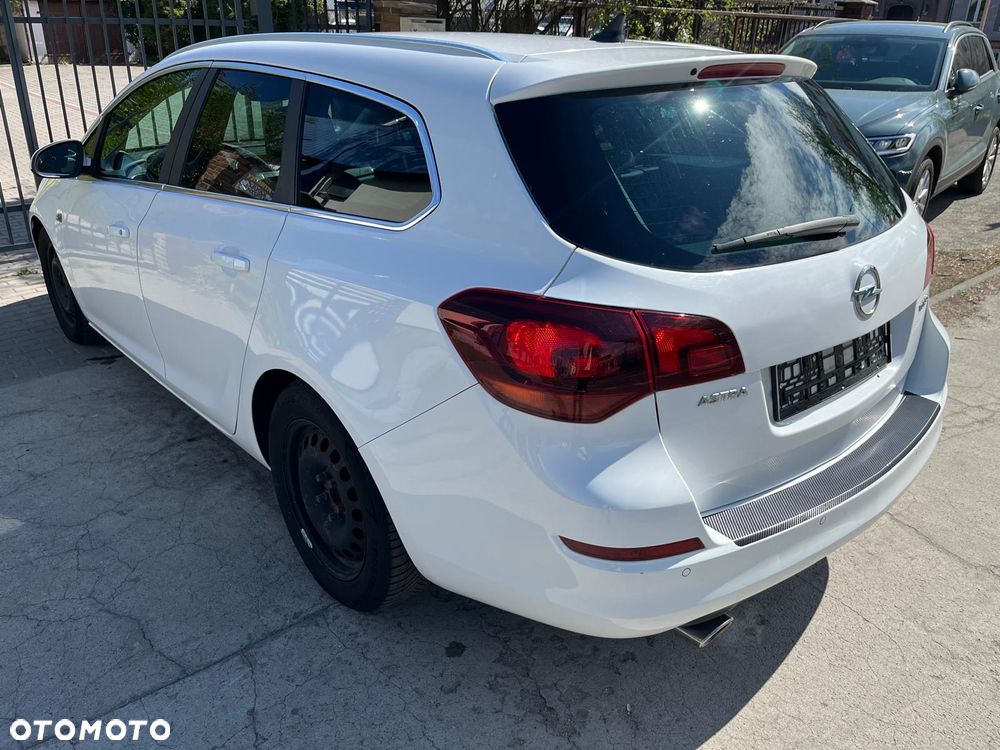 Opel Astra 1.6 Turbo Edition - 4