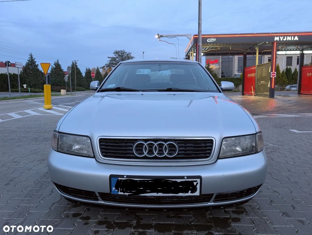 Audi A4 Limousine - 3