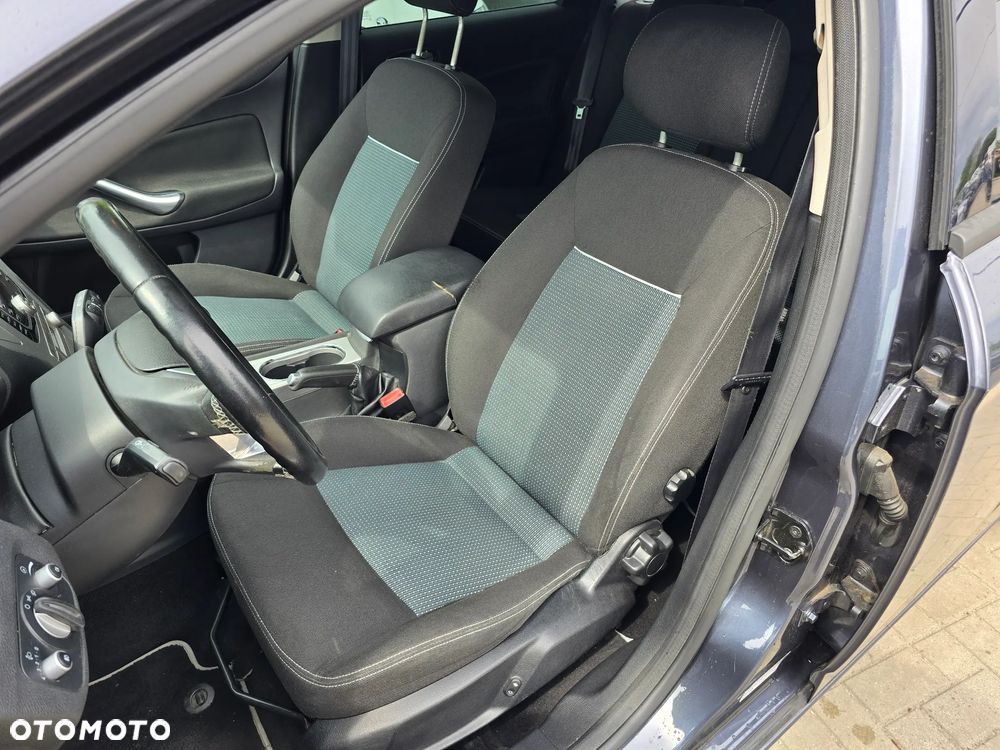 Ford Mondeo - 12