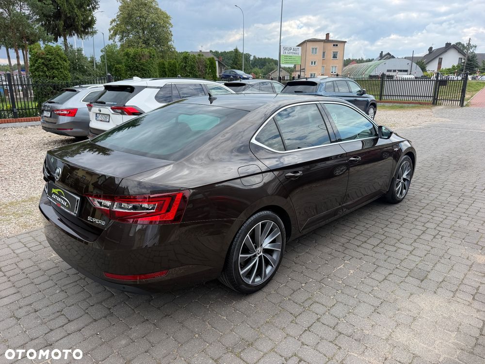 Skoda Superb 2.0 TDI L&K DSG - 3