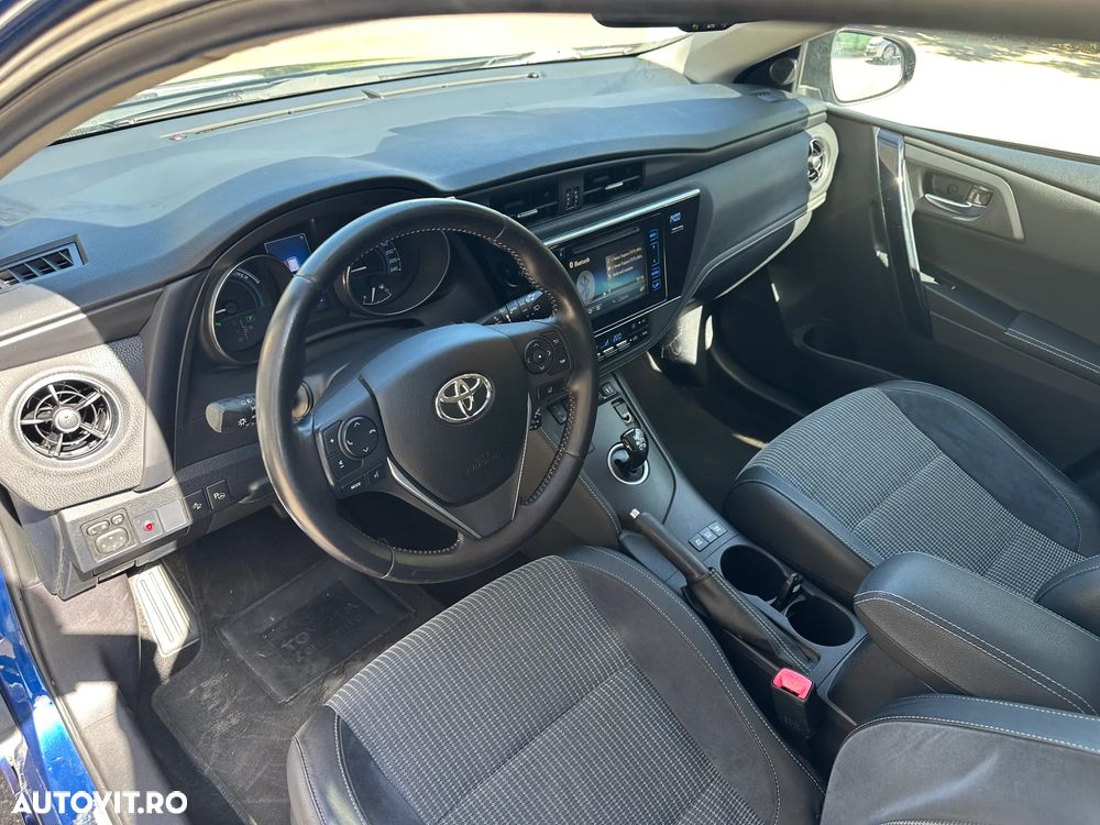 Toyota Auris 1.8 L VVT-i TS Hybrid Sol+ - 4