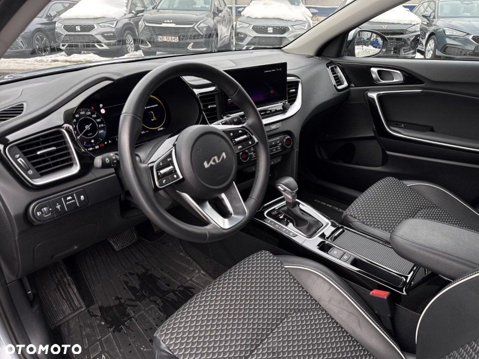 Kia XCeed - 10