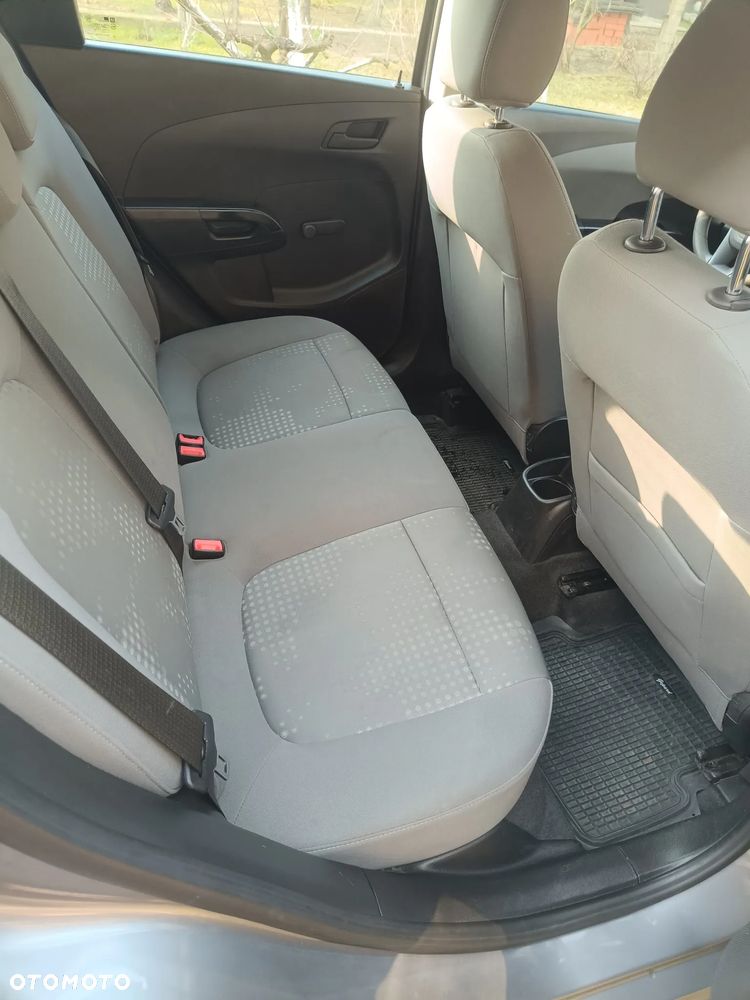 Chevrolet Aveo 1.2 LT - 8