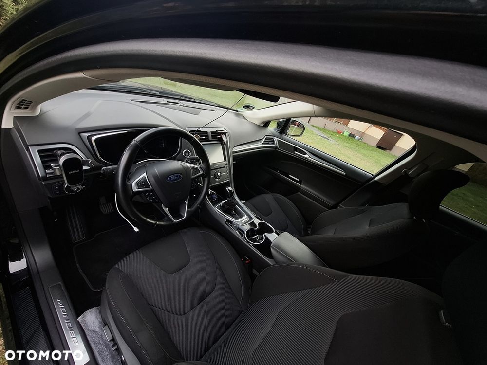 Ford Mondeo - 33