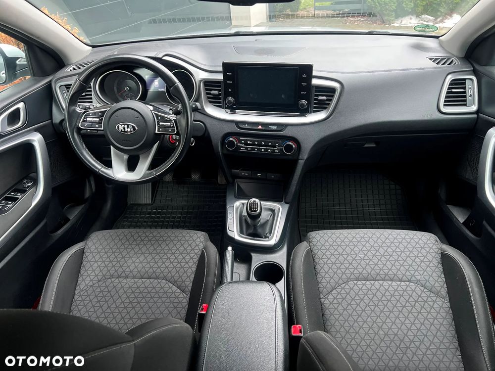 Kia Ceed 1.6 CRDi SCR M - 13