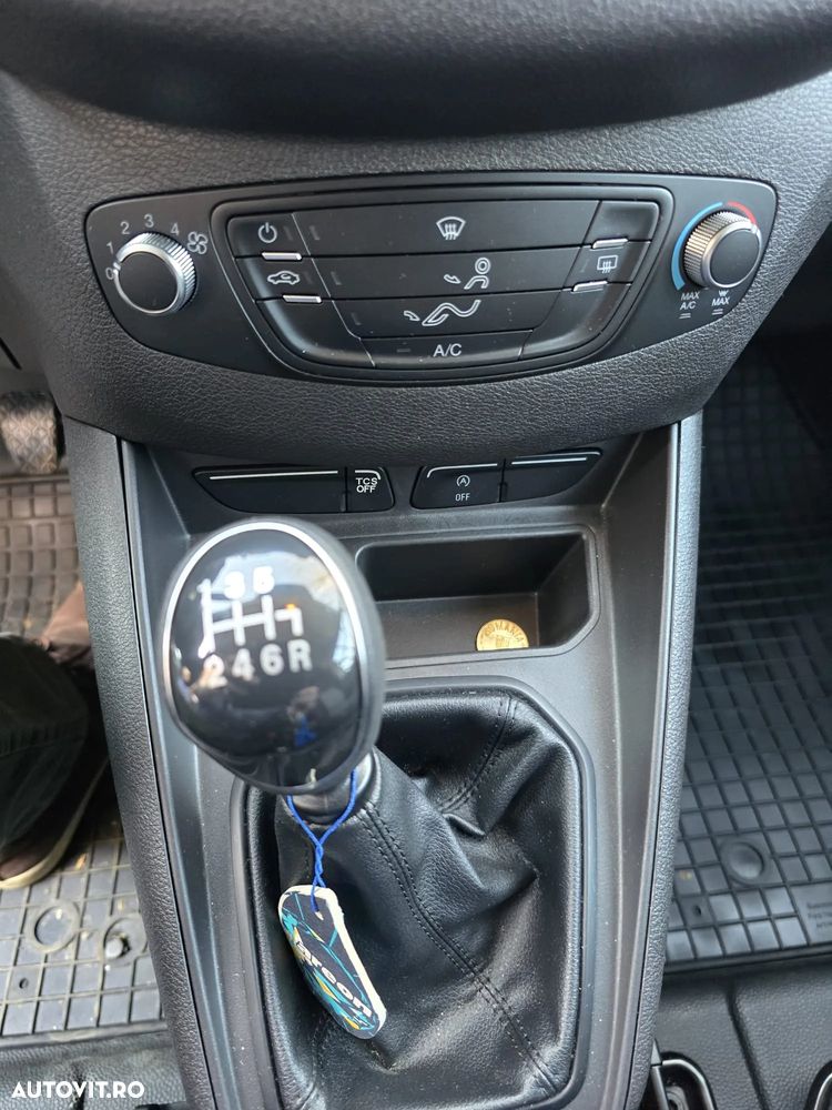 Ford transit courier van - 9