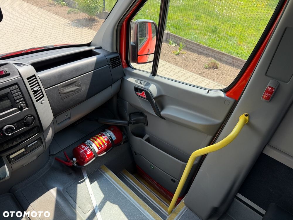 Mercedes-Benz Sprinter 516 - 23