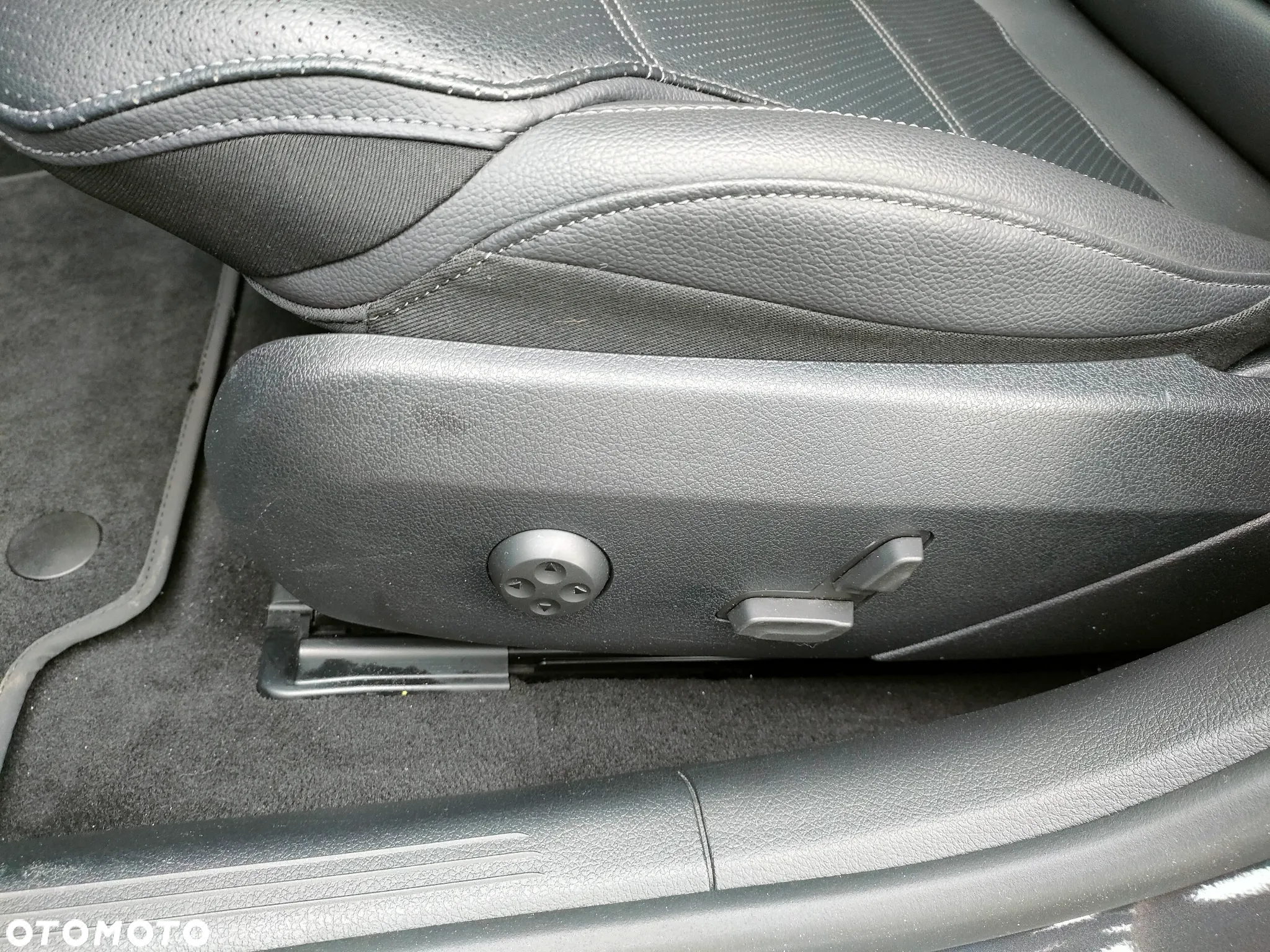 Mercedes-Benz Klasa C 200 d T 9G-TRONIC Avantgarde Advanced - 16