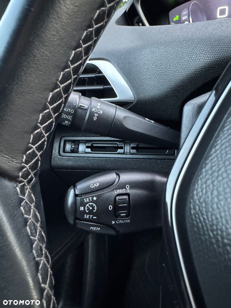Peugeot 5008 BlueHDI 130 Allure Business-Paket - 26