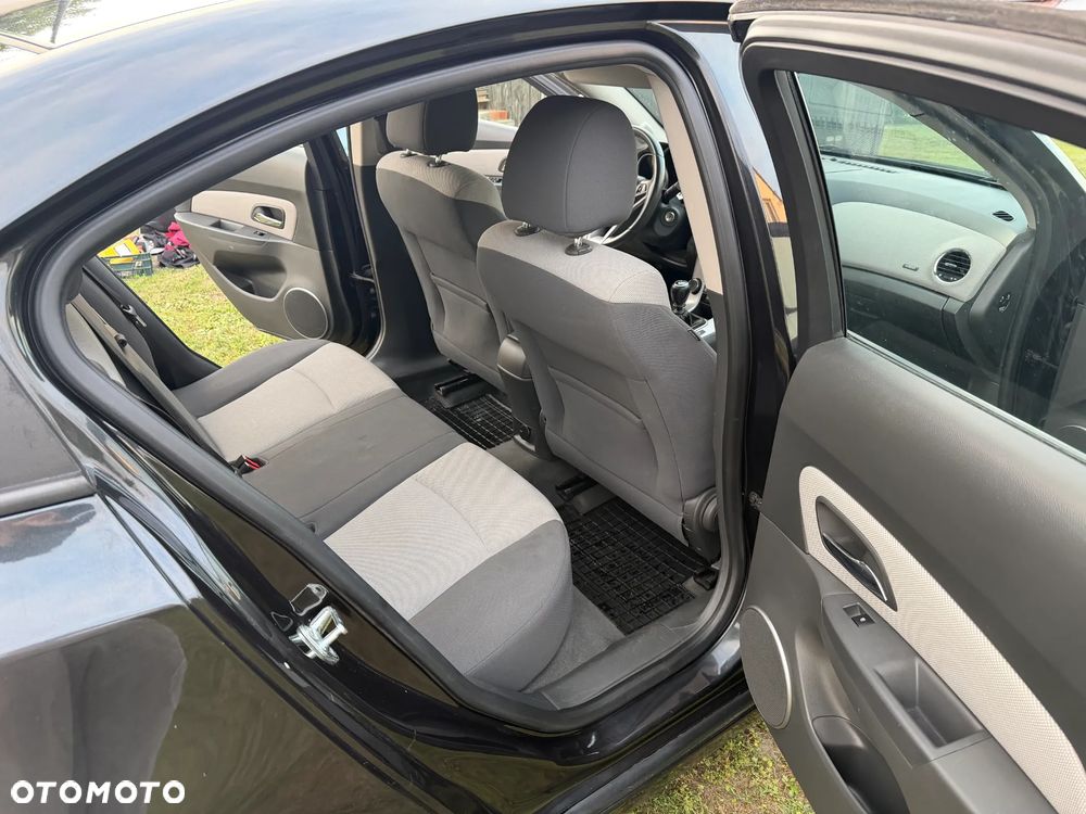 Chevrolet Cruze 1.6 LS - 11