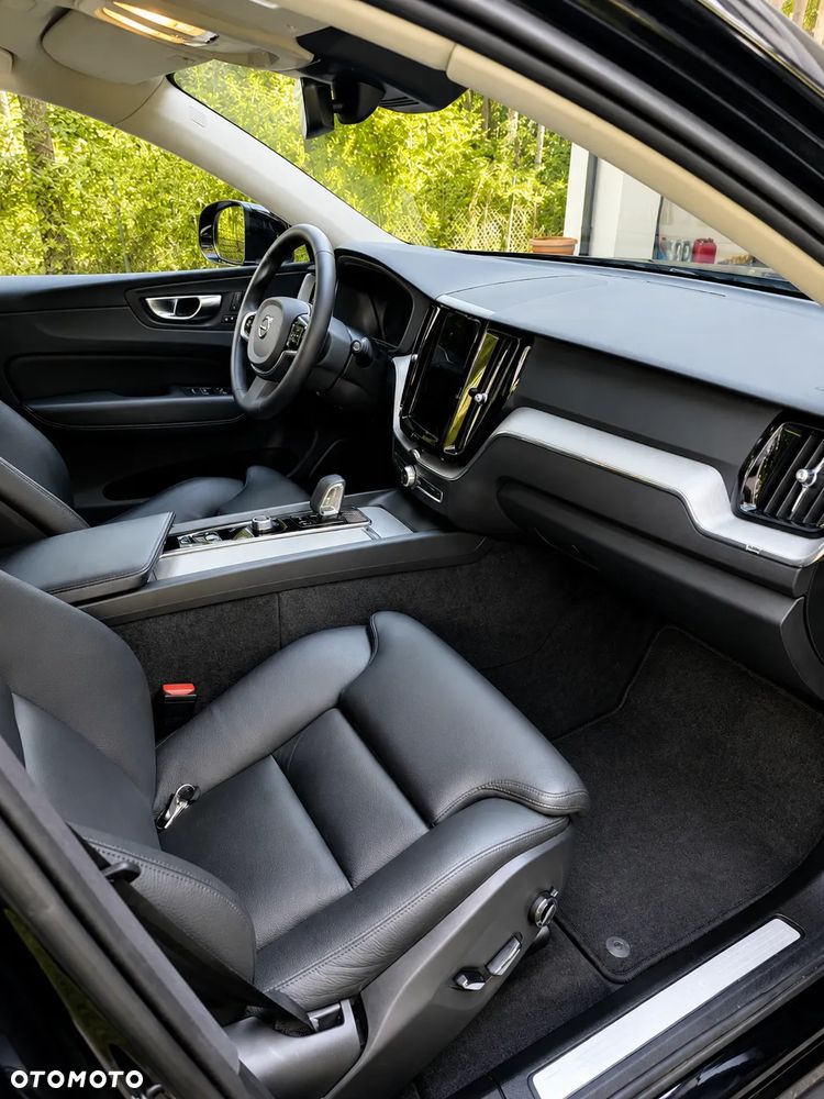 Volvo XC 60 B4 D AWD Plus Bright - 12