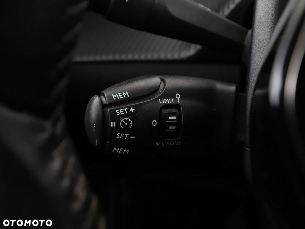 Peugeot 2008 PureTech 100 Stop&Start Allure Pack - 37