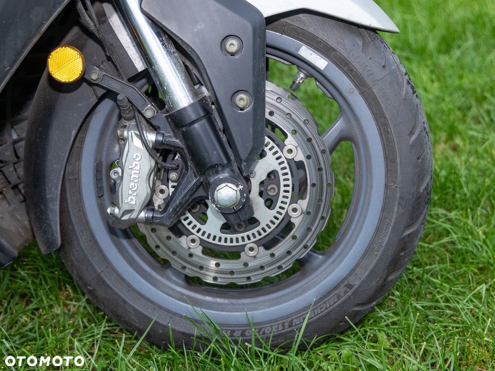 Kymco AK 550 - 18