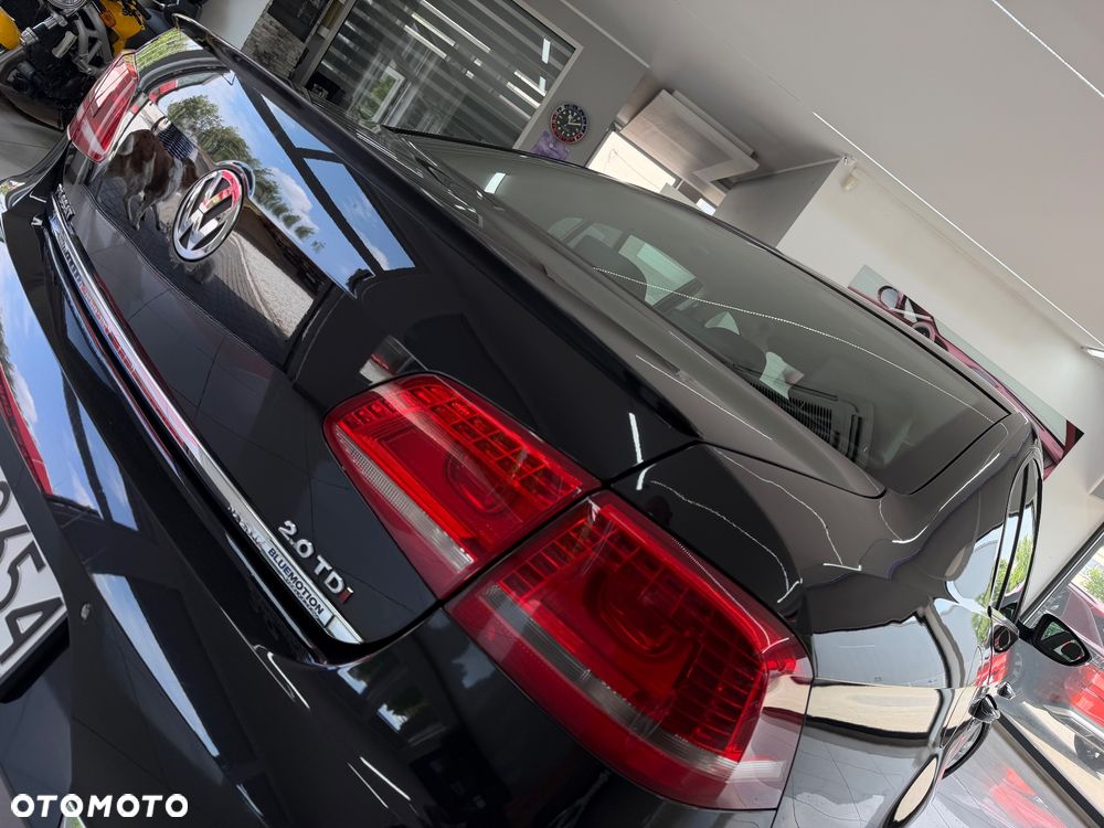 Volkswagen Passat - 16