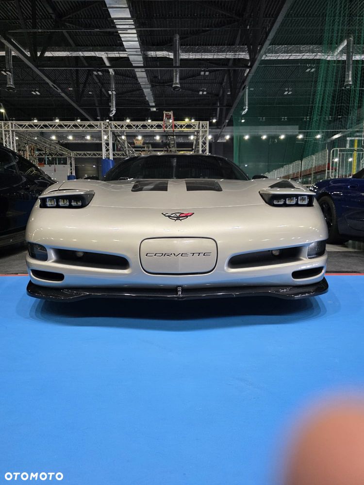 Chevrolet Corvette - 6