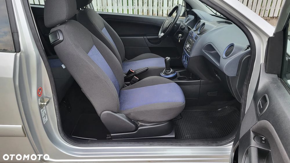 Ford Fiesta - 12