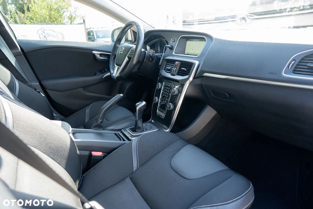 Volvo V40 T2 Drive-E Momentum - 23