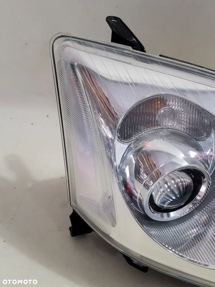 TOYOTA AVENSIS II T25 03-06 PRAWA PRZEDNIA LAMPA KOMPLETNA EU - 2