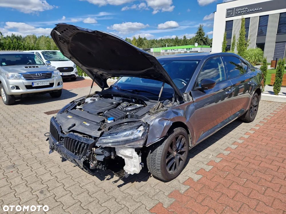 Skoda Superb 2.0 TDI SCR 4x4 Style DSG - 10