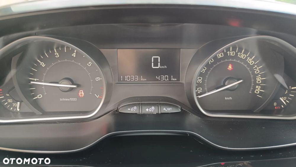 Peugeot 208 1.2 PureTech Allure - 7