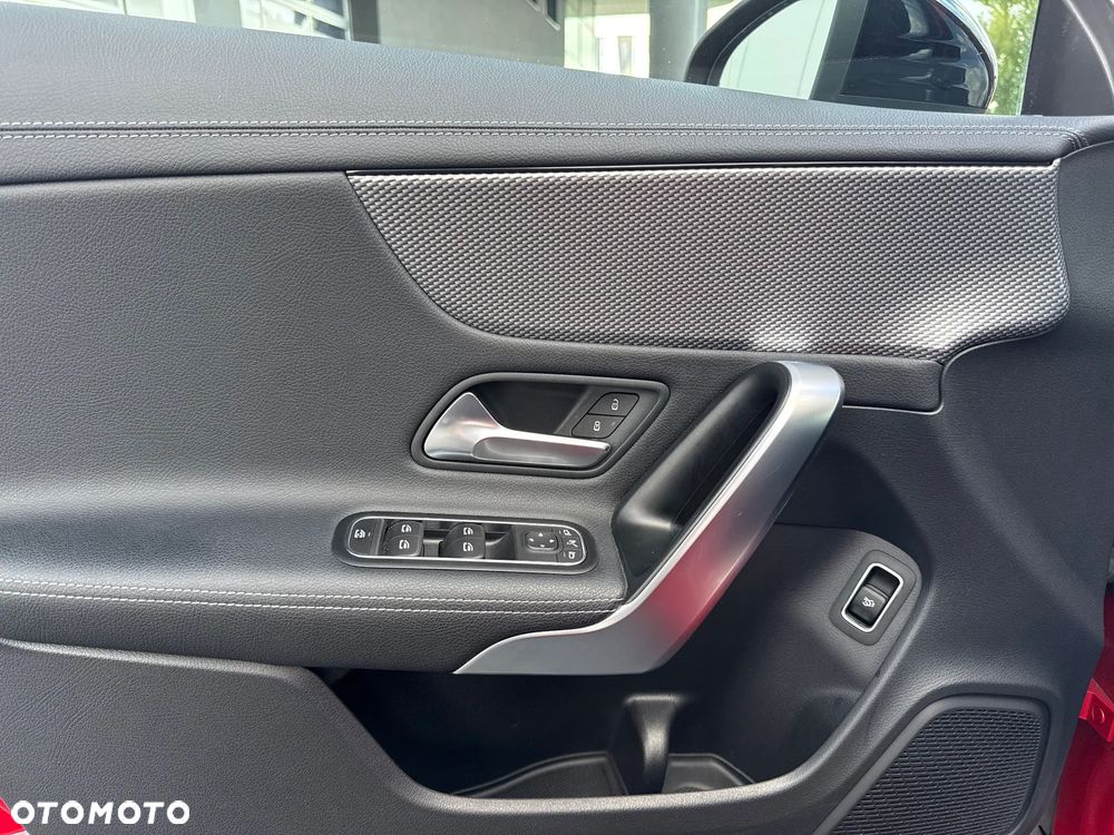 Mercedes-Benz CLA 220 4-Matic Progressive 7G-DCT - 13