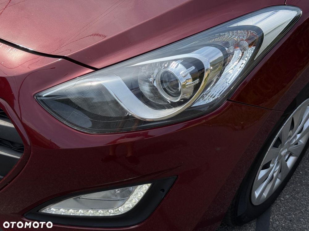 Hyundai i30 blue 1.6 CRDi Style - 11