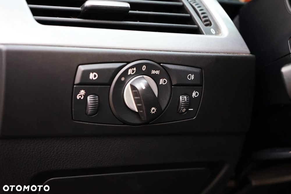 BMW Seria 5 520i - 11