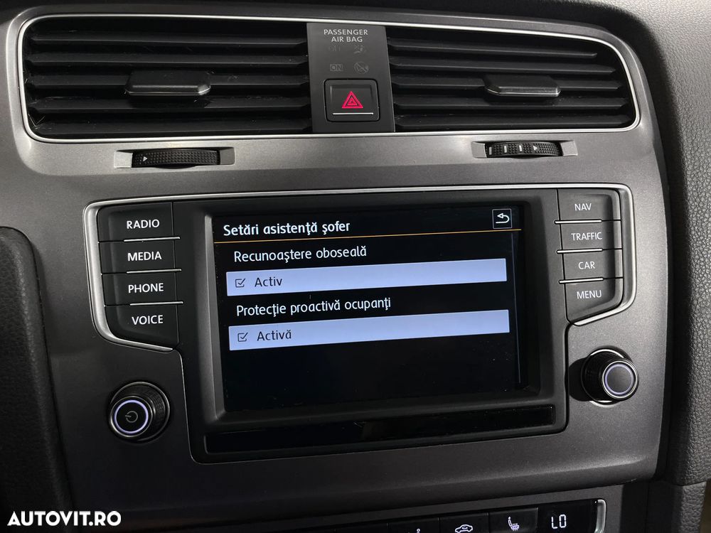 Volkswagen Golf 2.0 TDI 4Motion BlueMotion Technology Lounge - 18