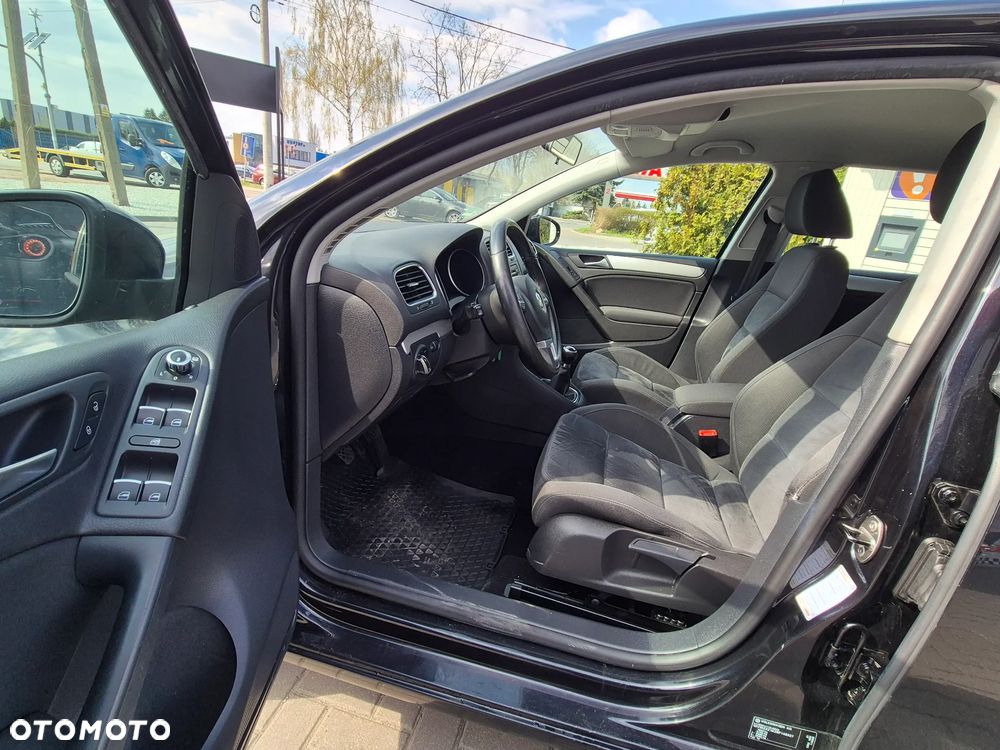 Volkswagen Golf 1.4 TSI BMT Comfortline - 23