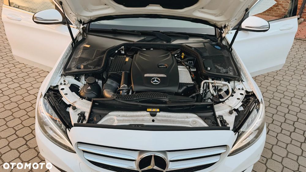 Mercedes-Benz Klasa C 200 4-Matic 7G-TRONIC - 33